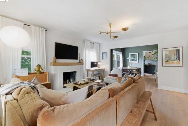 2921 Parker Ave, Oakland, CA 94605