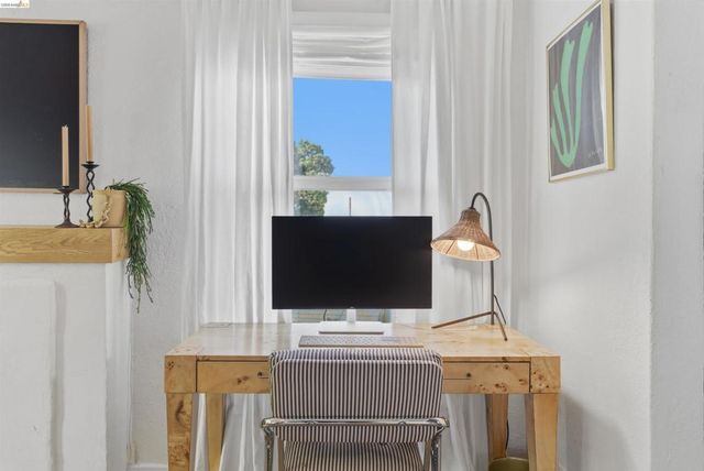 2921 Parker Ave, Oakland, CA 94605