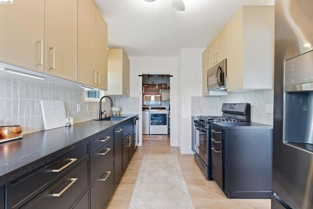 2921 Parker Ave, Oakland, CA 94605