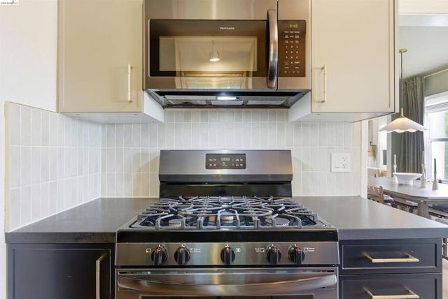 2921 Parker Ave, Oakland, CA 94605