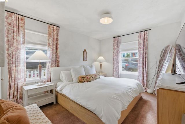 2921 Parker Ave, Oakland, CA 94605