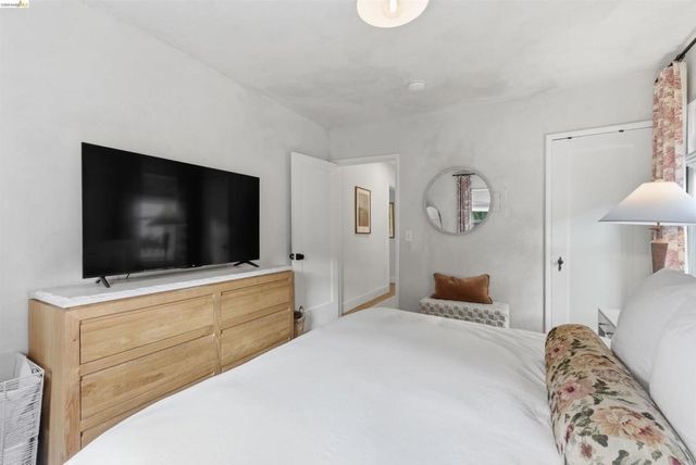 2921 Parker Ave, Oakland, CA 94605