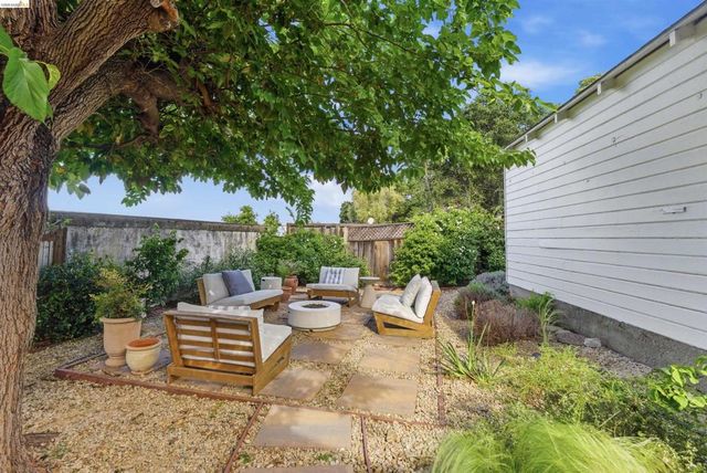 2921 Parker Ave, Oakland, CA 94605