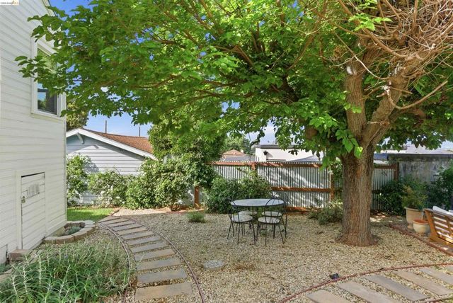 2921 Parker Ave, Oakland, CA 94605