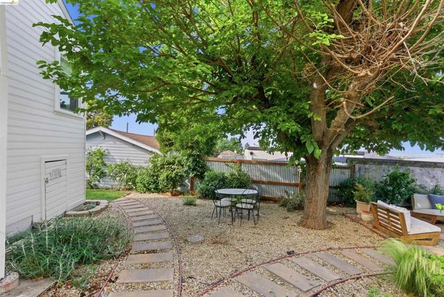 2921 Parker Ave, Oakland, CA 94605