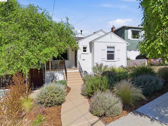 2921 Parker Ave, Oakland, CA 94605