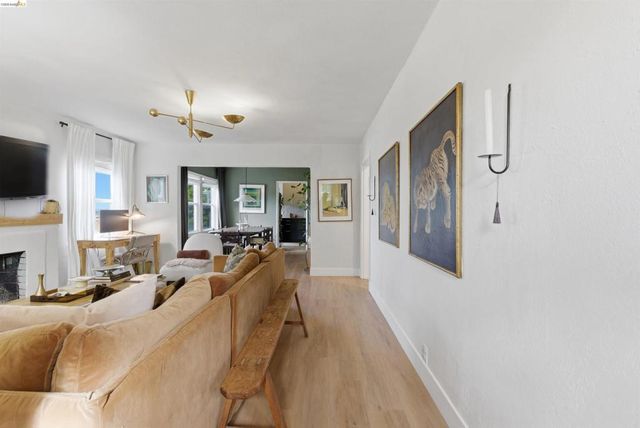 2921 Parker Ave, Oakland, CA 94605