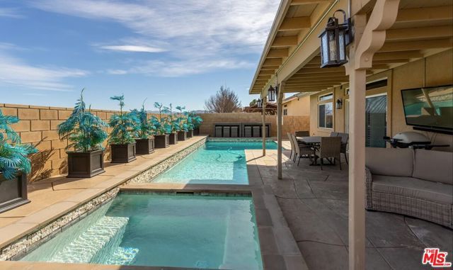 43150 28th Street, Lancaster, CA 93536