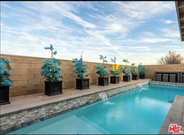 43150 28th Street, Lancaster, CA 93536