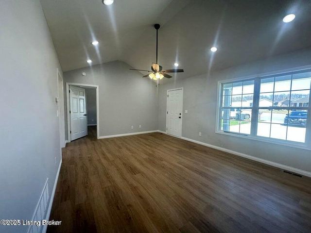 107 Hopkins Ct, Bardstown, KY 40004