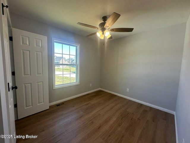 107 Hopkins Ct, Bardstown, KY 40004