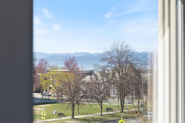 300 Main St Apt 5, Burlington, VT 05401