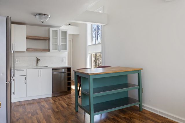 300 Main St Apt 5, Burlington, VT 05401