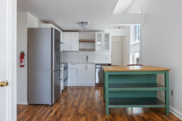 300 Main St Apt 5, Burlington, VT 05401