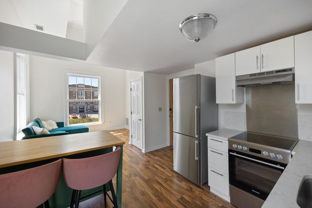 300 Main St Apt 5, Burlington, VT 05401