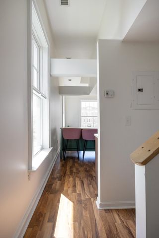 300 Main St Apt 5, Burlington, VT 05401