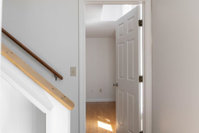 300 Main St Apt 5, Burlington, VT 05401