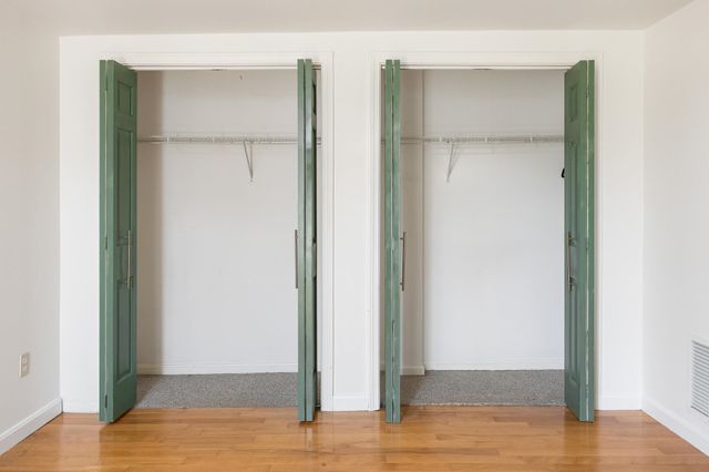 300 Main St Apt 5, Burlington, VT 05401