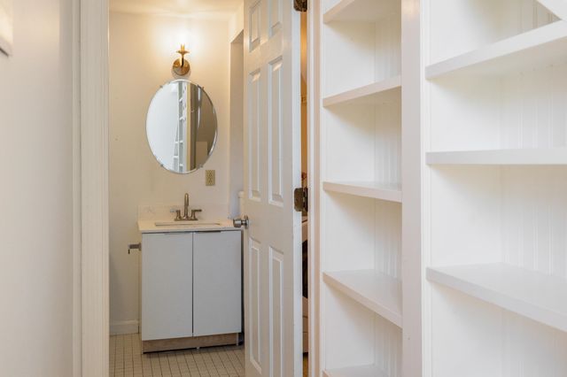 300 Main St Apt 5, Burlington, VT 05401