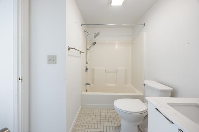 300 Main St Apt 5, Burlington, VT 05401