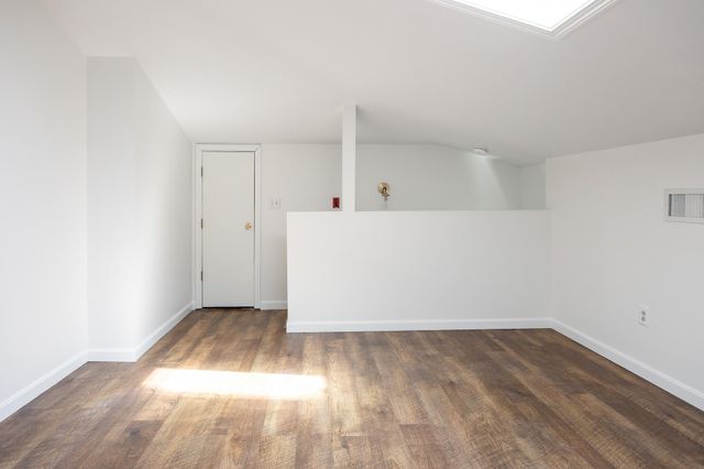 300 Main St Apt 5, Burlington, VT 05401