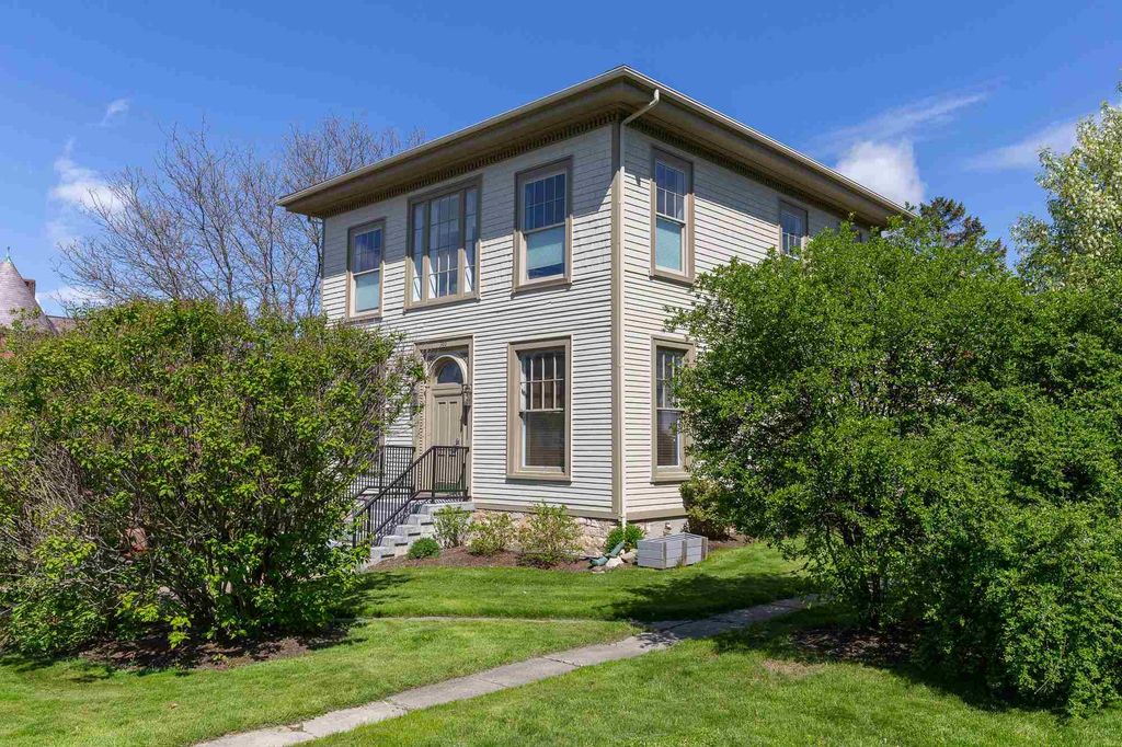 300 Main St Apt 5, Burlington, VT 05401