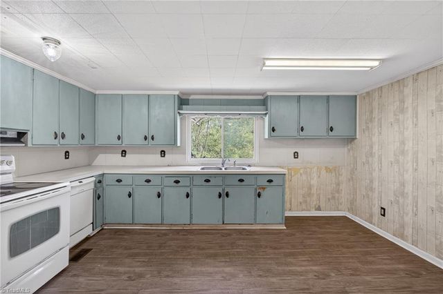 1576 Center Cross Church Road, Asheboro, NC 27205