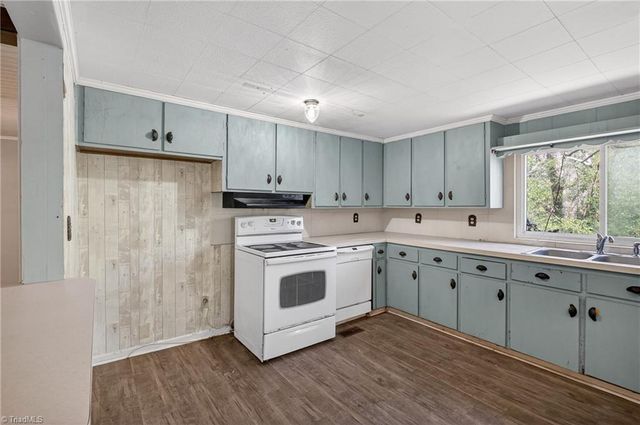 1576 Center Cross Church Road, Asheboro, NC 27205