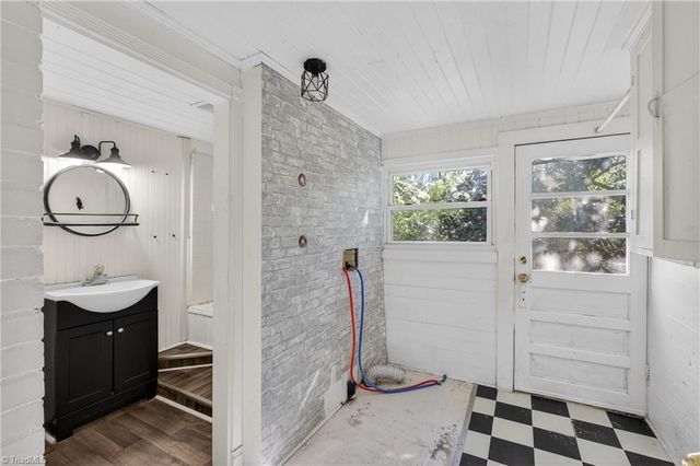 1576 Center Cross Church Road, Asheboro, NC 27205