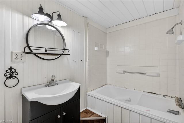 1576 Center Cross Church Road, Asheboro, NC 27205