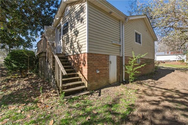 1576 Center Cross Church Road, Asheboro, NC 27205