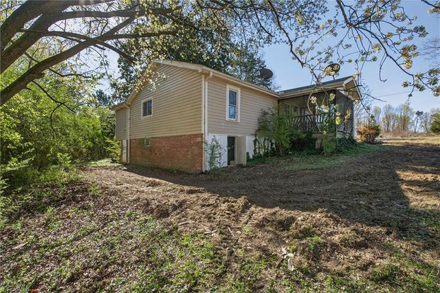 1576 Center Cross Church Road, Asheboro, NC 27205