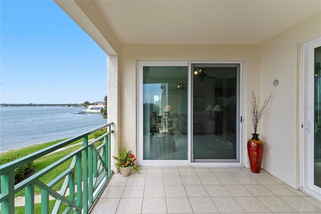 4717 DOLPHIN CAY LANE S 203, St Petersburg, FL 33711