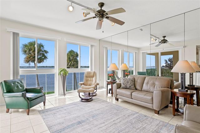4717 DOLPHIN CAY LANE S 203, St Petersburg, FL 33711