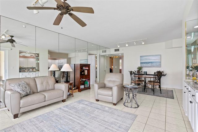 4717 DOLPHIN CAY LANE S 203, St Petersburg, FL 33711