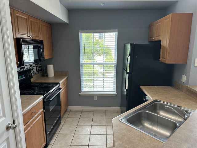 5601 ROSEHILL ROAD 201, Sarasota, FL 34233