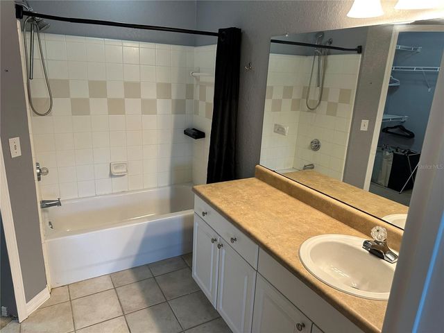 5601 ROSEHILL ROAD 201, Sarasota, FL 34233