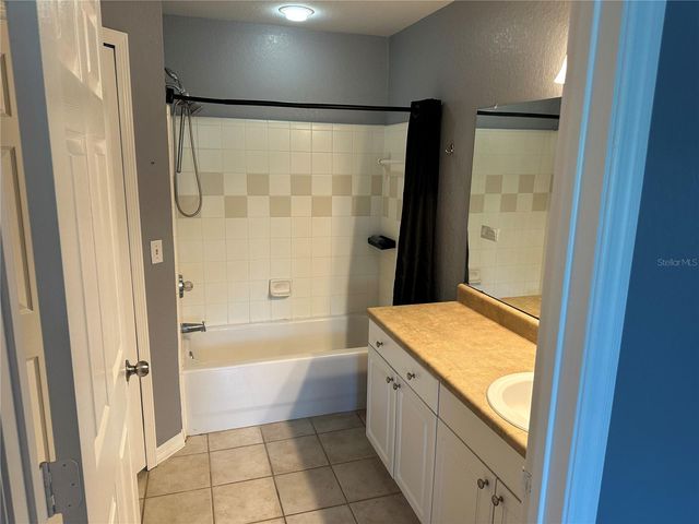 5601 ROSEHILL ROAD 201, Sarasota, FL 34233
