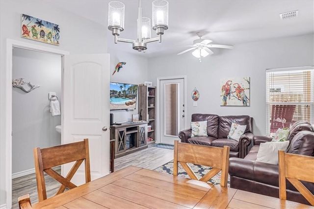 1813 S 11th St 202, Port Aransas, TX 78373