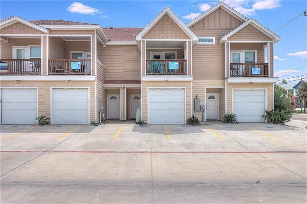 1813 S 11th St 202, Port Aransas, TX 78373