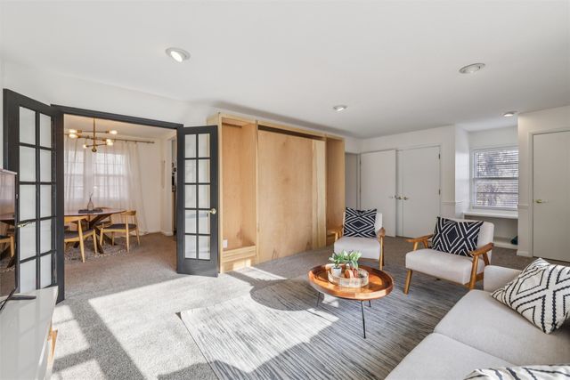 4315 Urbandale Avenue, Des Moines, IA 50310