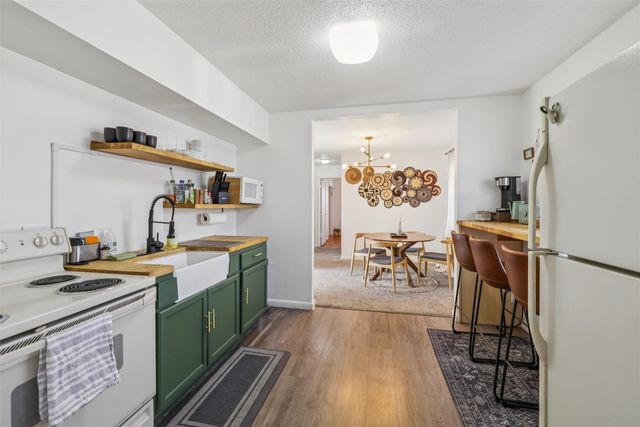 4315 Urbandale Avenue, Des Moines, IA 50310