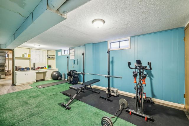 4315 Urbandale Avenue, Des Moines, IA 50310