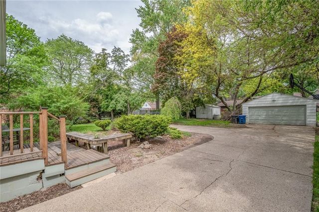 4315 Urbandale Avenue, Des Moines, IA 50310