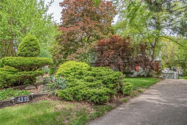 4315 Urbandale Avenue, Des Moines, IA 50310