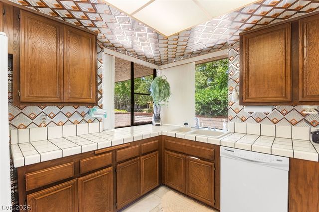 2650 San Lago Court, Las Vegas, NV 89121