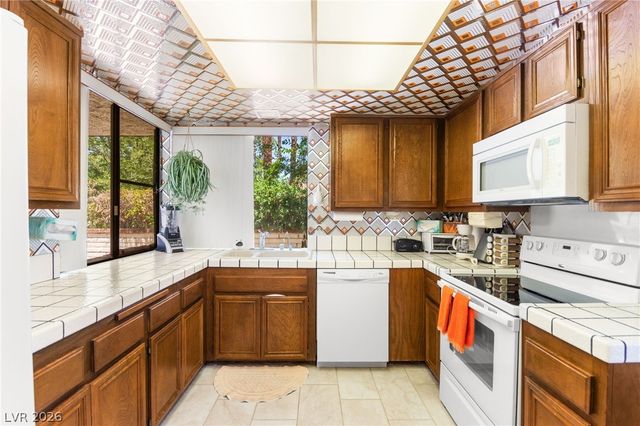 2650 San Lago Court, Las Vegas, NV 89121