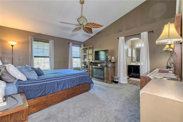 415 Crossbow Dr, New Stanton, PA 15672