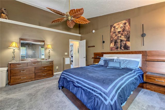 415 Crossbow Dr, New Stanton, PA 15672