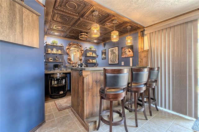 415 Crossbow Dr, New Stanton, PA 15672